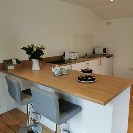 Couples Country Escape Includes Private Indoor Pool And Hot Tub In North Wales Villa Bagillt Exterior photo