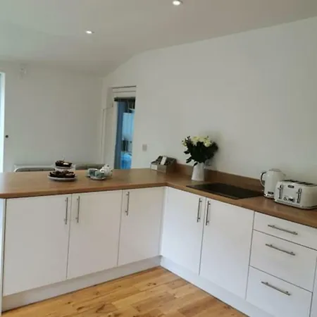 Couples Country Escape Includes Private Indoor Pool And Hot Tub In North Wales Villa Bagillt Exterior photo