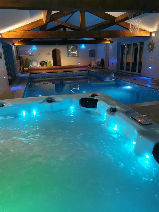 Couples Country Escape Includes Private Indoor Pool And Hot Tub In North Wales Holiday home