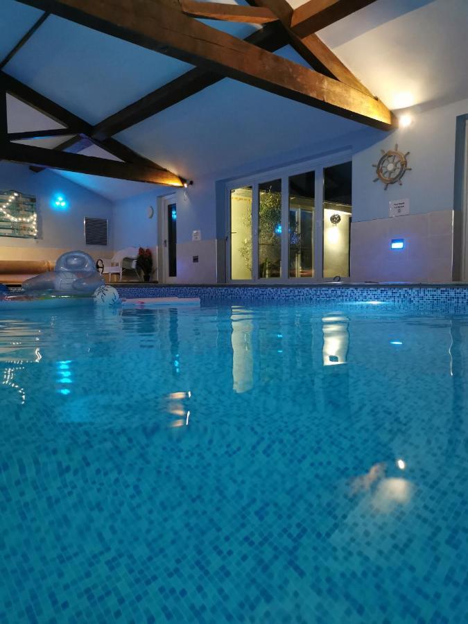 Couples Country Escape Includes Private Indoor Pool And Hot Tub In North Wales Bagillt