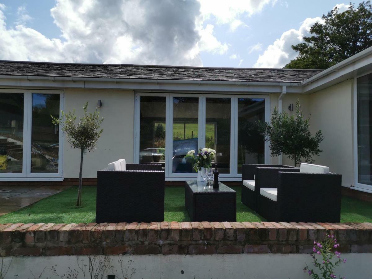 Couples Country Escape Includes Private Indoor Pool And Hot Tub In North Wales Holiday home *