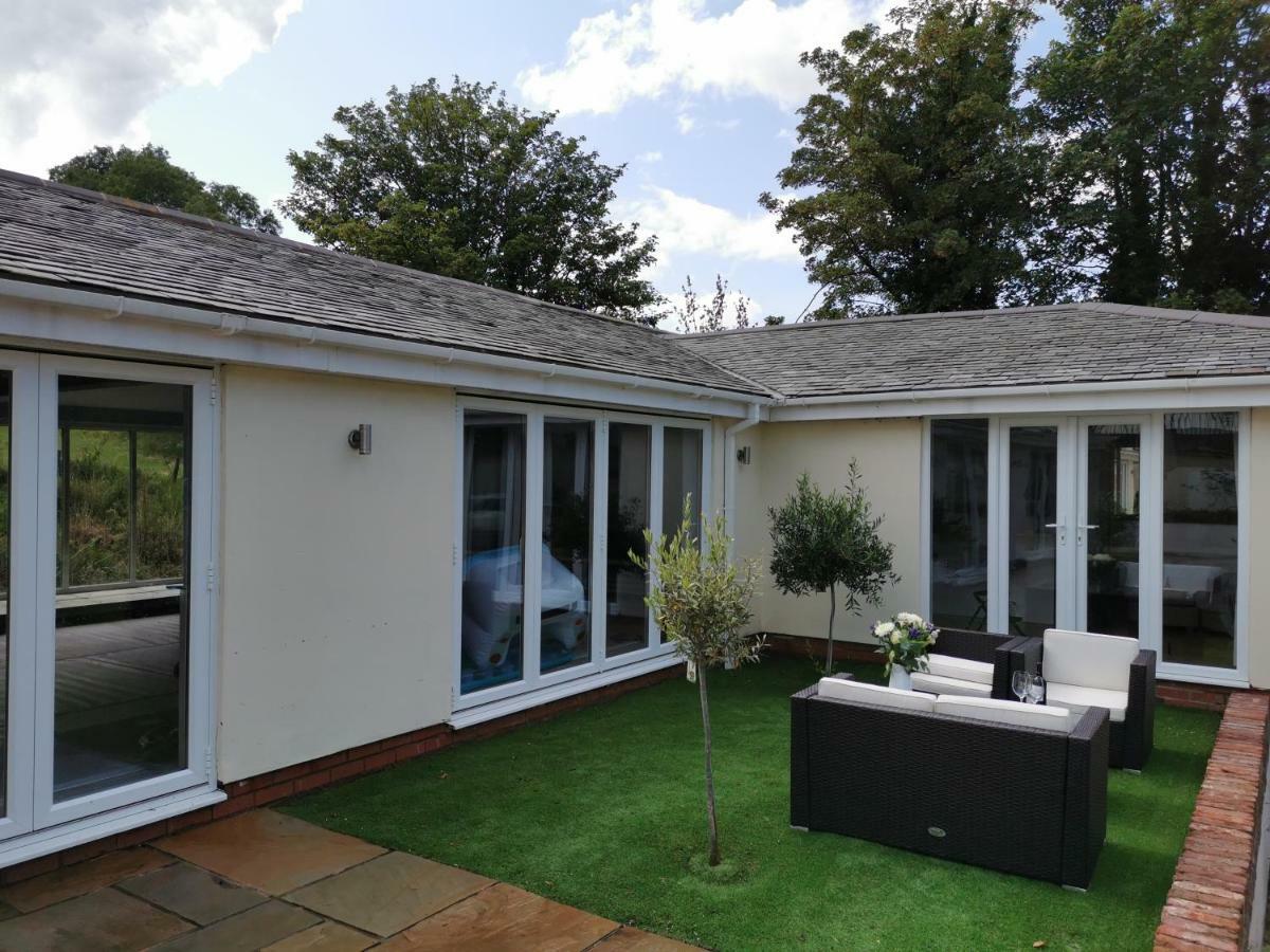 Couples Country Escape Includes Private Indoor Pool And Hot Tub In North Wales Holiday home