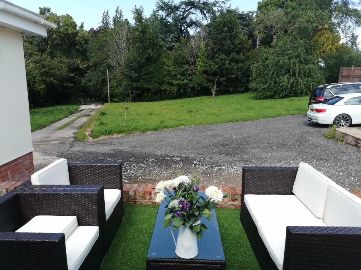 Couples Country Escape Includes Private Indoor Pool And Hot Tub In North Wales Holiday home