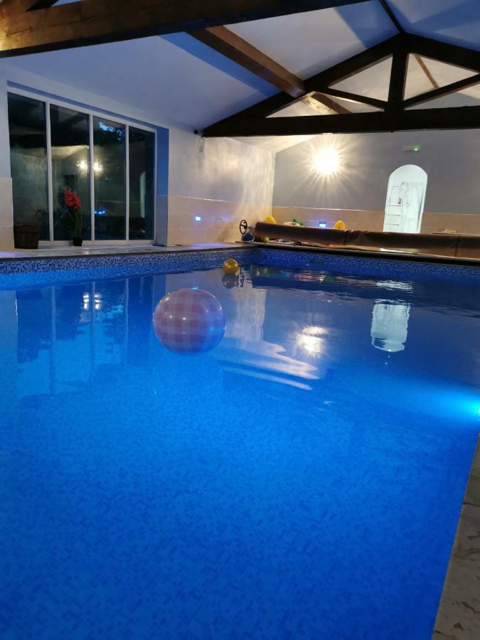 Couples Country Escape Includes Private Indoor Pool And Hot Tub In North Wales Дом отдыха